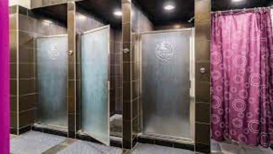 Planet Fitness Have Showers