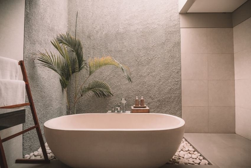 Porcelain Bathtub