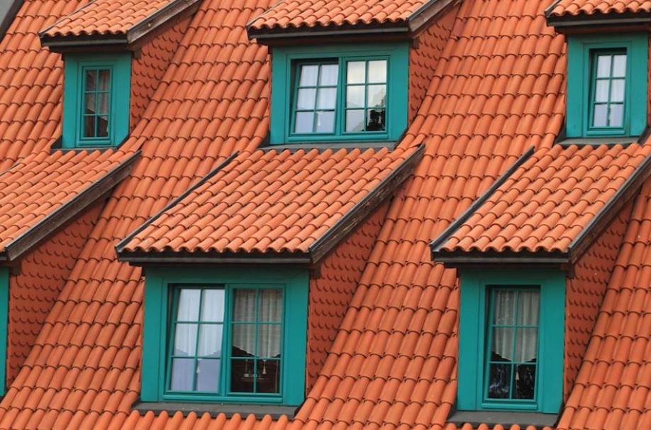 Choosing a Roof Color